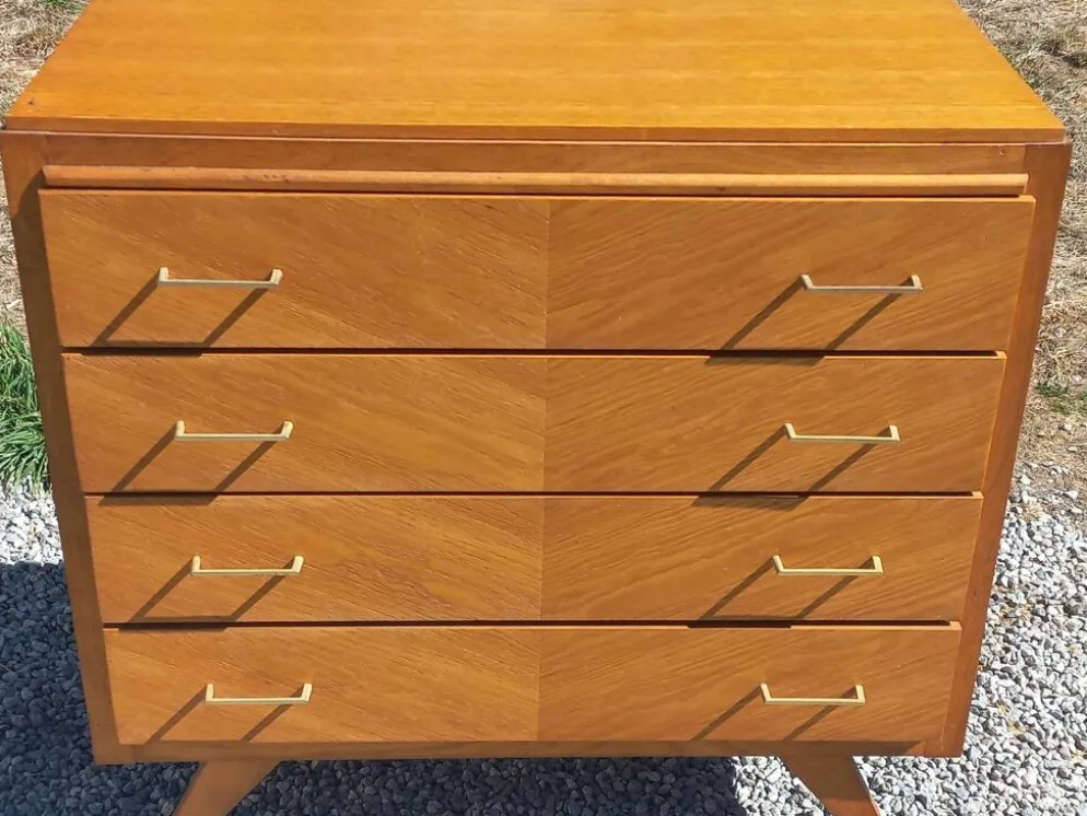 Commode vintage en chêne blond pieds compas 4 tiroirs des années 50