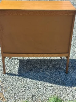 Commode vintage en chêne blond pieds compas 4 tiroirs des années 50