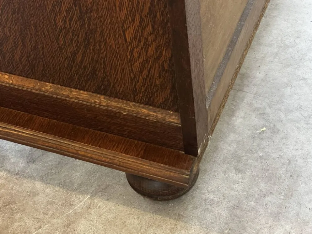 Commode vintage en chêne et placage à 4 tiroirs