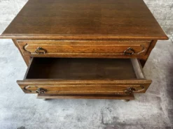 Commode vintage en chêne et placage à 4 tiroirs