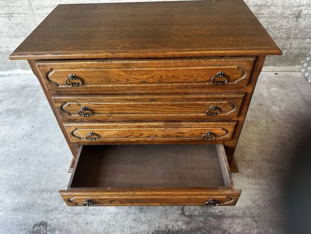 Commode vintage en chêne et placage à 4 tiroirs