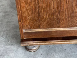 Commode vintage en chêne et placage à 4 tiroirs