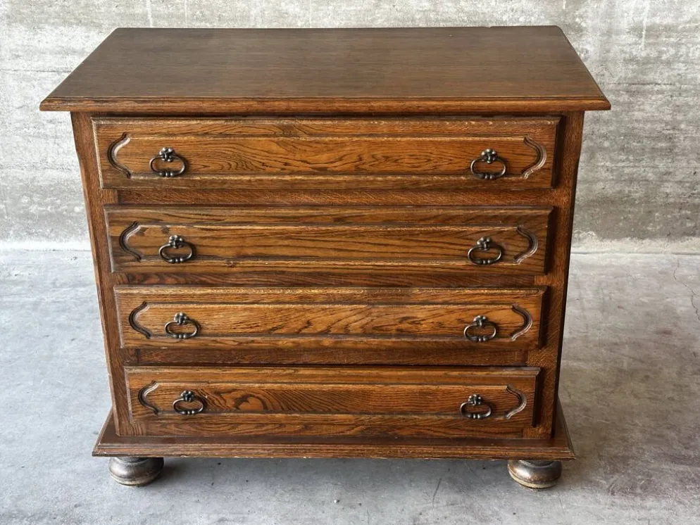 Commode vintage en chêne et placage à 4 tiroirs