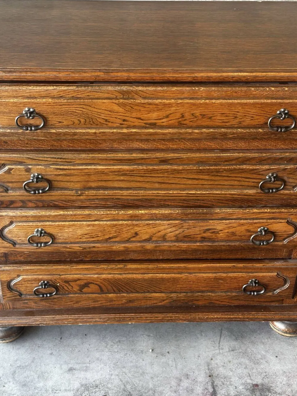 Commode vintage en chêne et placage à 4 tiroirs