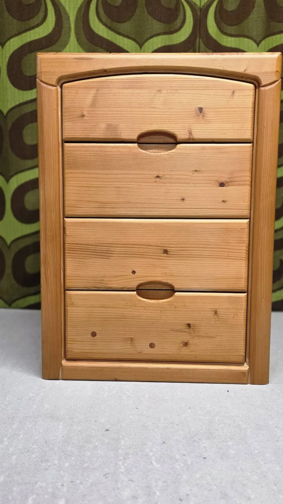 Commode vintage en pin massif Style danois Scandinave Années 80