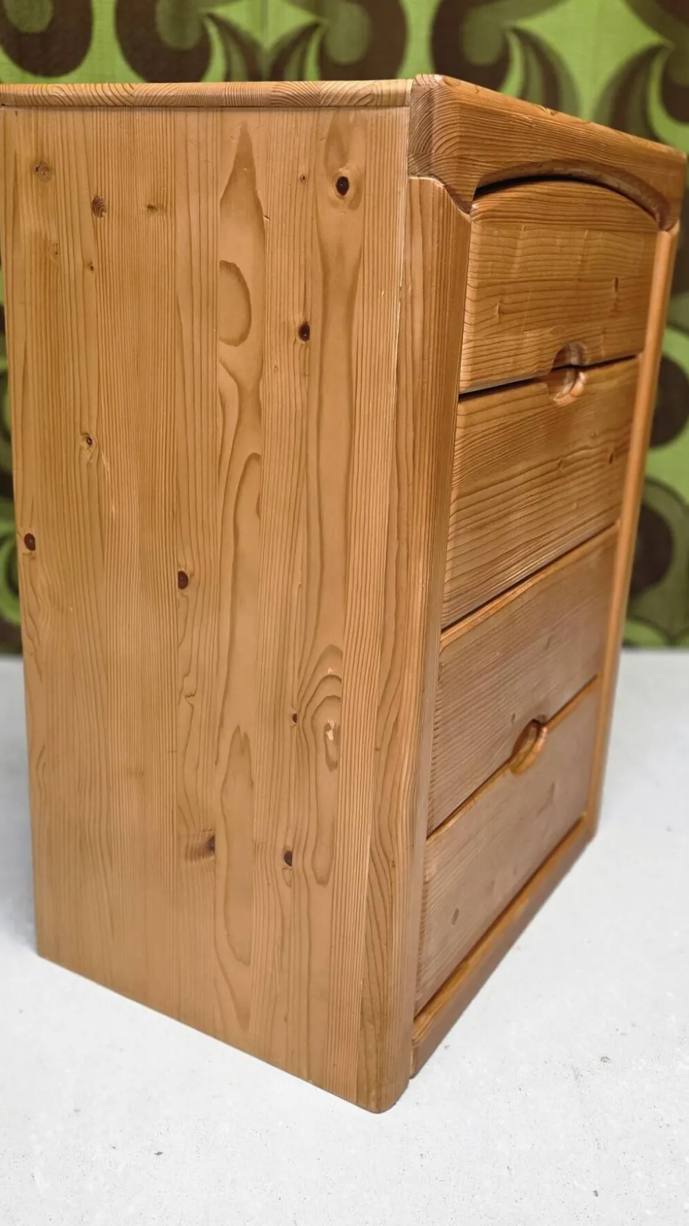 Commode vintage en pin massif Style danois Scandinave Années 80