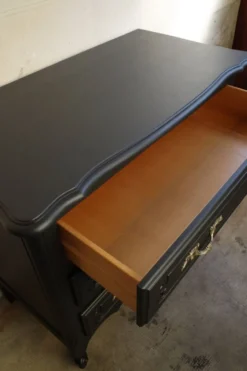 Commode vintage noire
