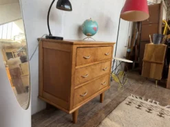 Commode vintage poignée diamants