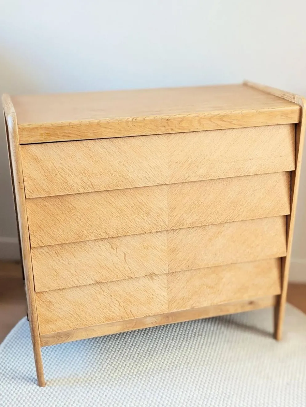 Commode vintage rénovée, années 50 60, style scandinave et moderniste
