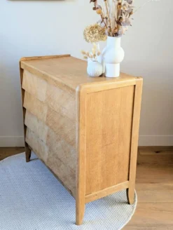 Commode vintage rénovée, années 50 60, style scandinave et moderniste