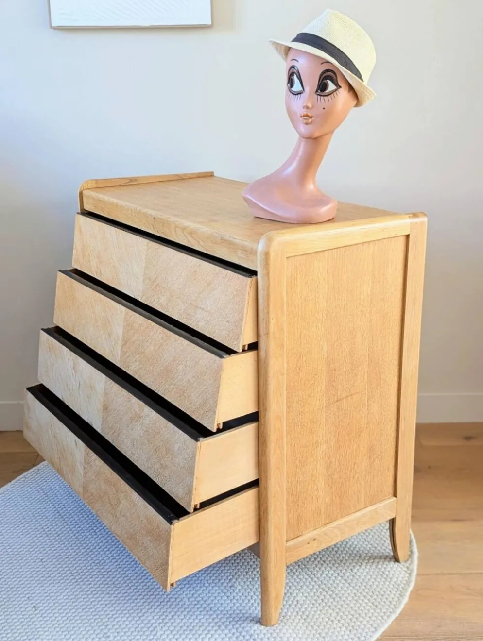 Commode vintage rénovée, années 50 60, style scandinave et moderniste