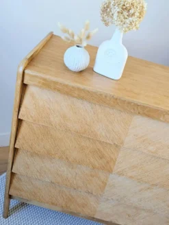 Commode vintage rénovée, années 50 60, style scandinave et moderniste
