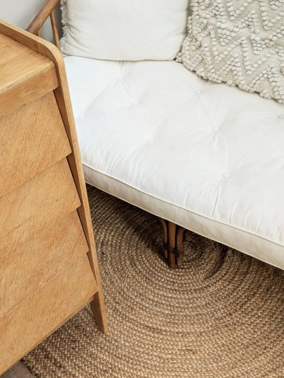 Commode vintage rénovée, années 50 60, style scandinave et moderniste