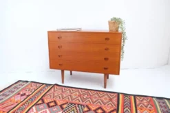 Commode vintage style années 60-70, motif teck, style rétro.