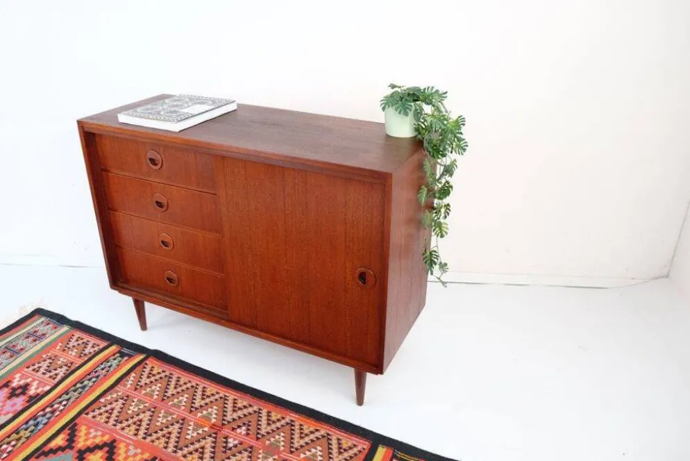 Commode vintage style années 60-70, motif teck, style rétro.