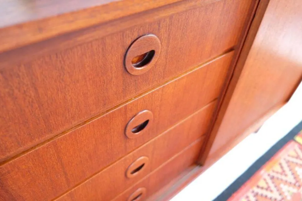Commode vintage style années 60-70, motif teck, style rétro.