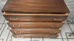 Commode vintage 4 tiroirs en bois – années 60/70