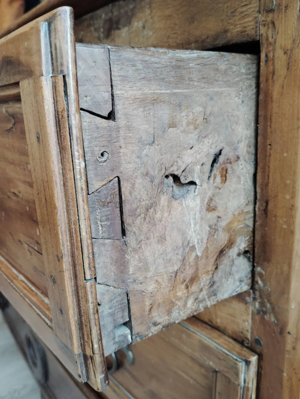 Commode XVIII façade 1/2 lune