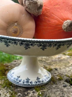 Compotier ancien en faïence Terre de Fer - Décor floral bleu