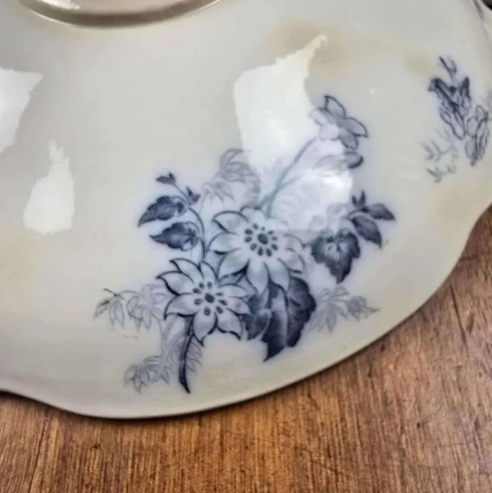 Compotier ancien Flore U&C Sarreguemines – Terre de fer bleu – XIXe