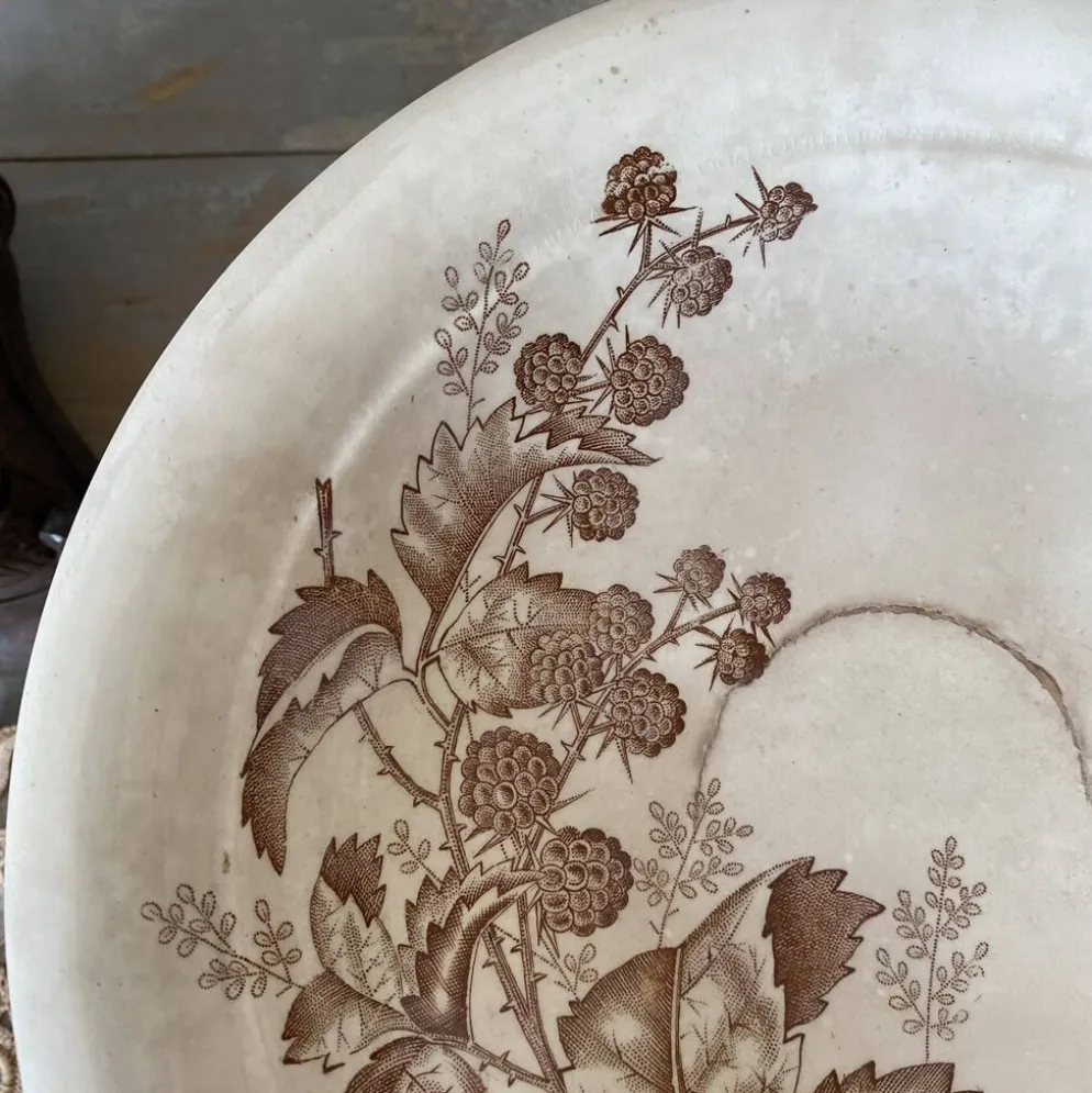 Compotier en terre de fer sépia , coupe à fruits ancienne