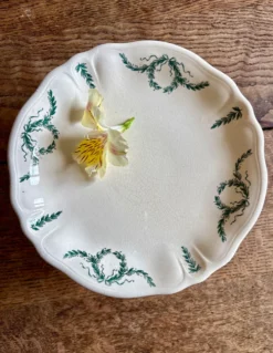 Compotier ou assiette à pied ancienne en terre de fer -Villey de Longc