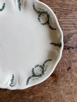 Compotier ou assiette à pied ancienne en terre de fer -Villey de Longc