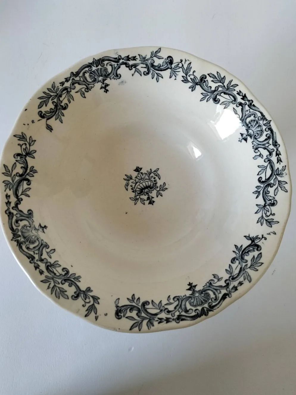 Compotier sur piédouche Longchamp, modèle Régent, période R. Charbonnier