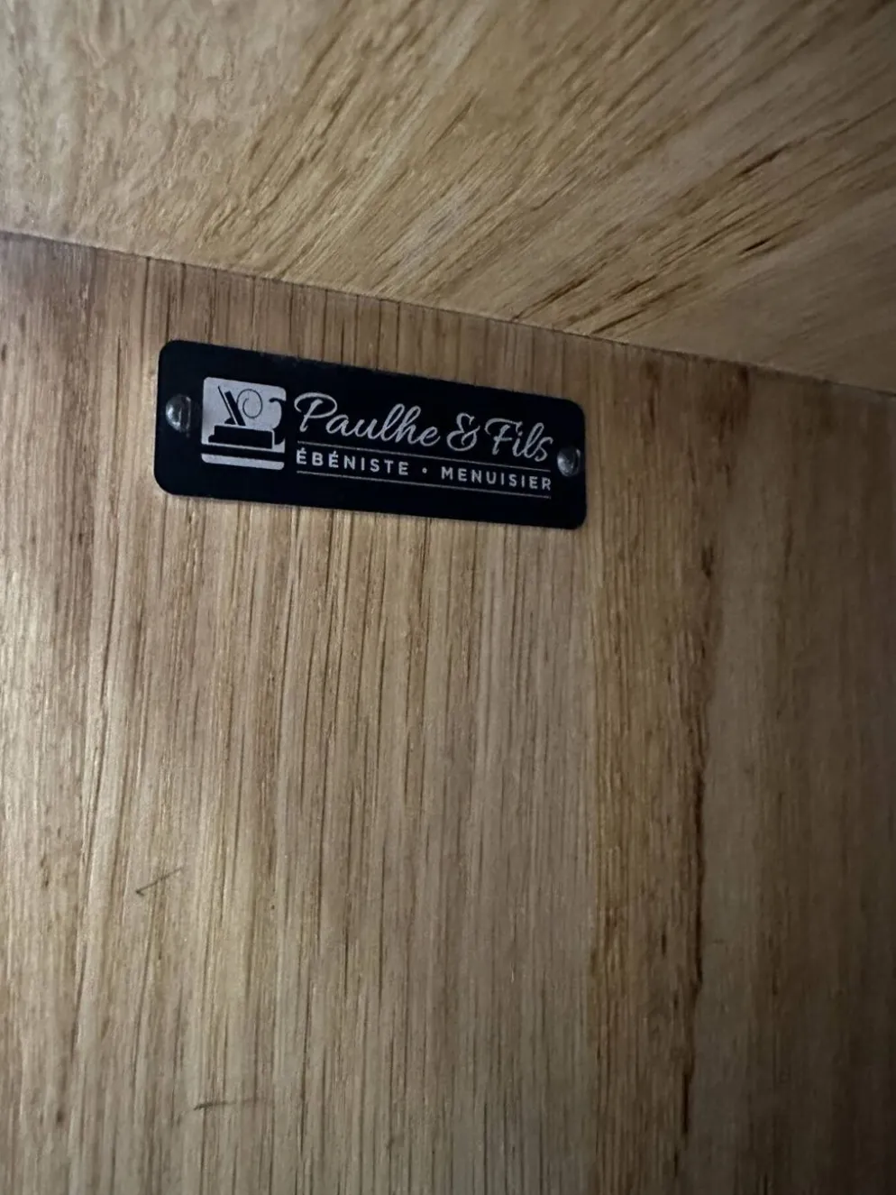 Comptoir blanc et bois – meuble d’accueil rangement