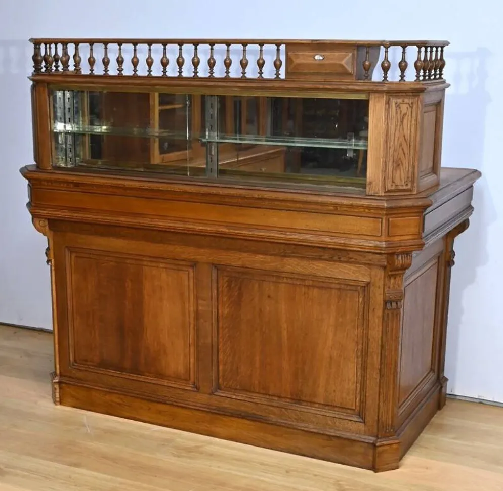 Comptoir d’apothicaire en chêne – 1920