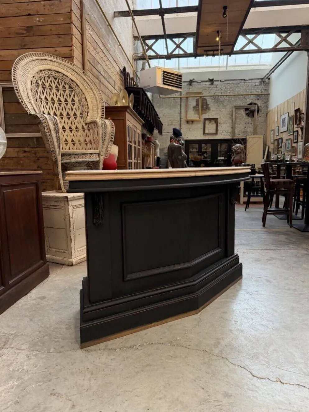 Comptoir de bar incurvé XXème