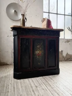 Comptoir de commerce, décor peint fleuri, 1920