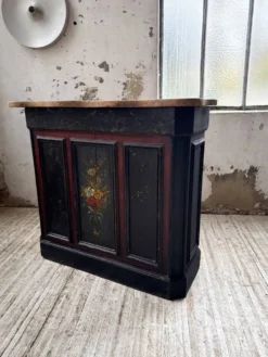Comptoir de commerce, décor peint fleuri, 1920