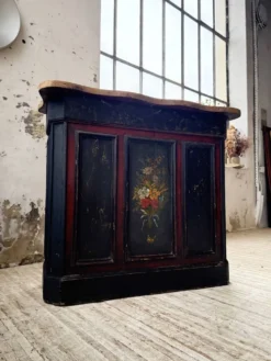 Comptoir de commerce, décor peint fleuri, 1920