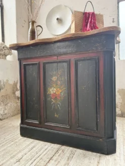 Comptoir de commerce, décor peint fleuri, 1920