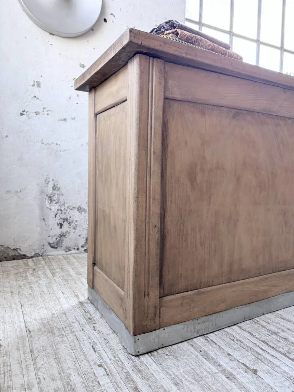 Comptoir de commerce noyer 2m5