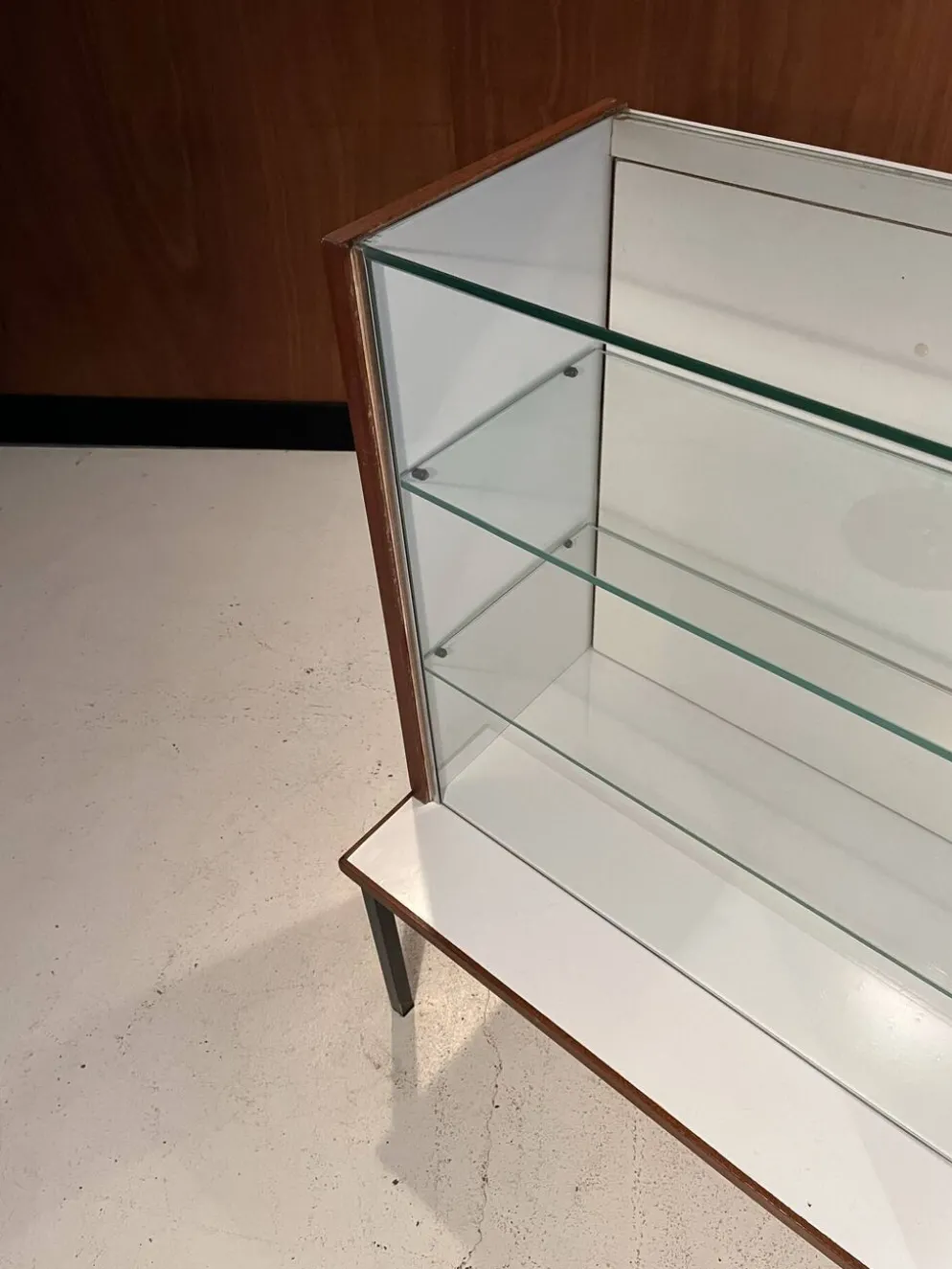 Comptoir de commerce / vitrine des années 60