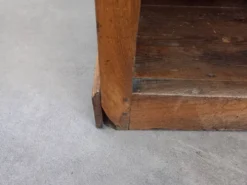 Comptoir de magasin en chêne massif