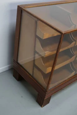 Comptoir de magasin en hêtre anglais antique, vers 1920-1930