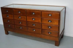 Comptoir de magasin en hêtre anglais antique, vers 1920-1930