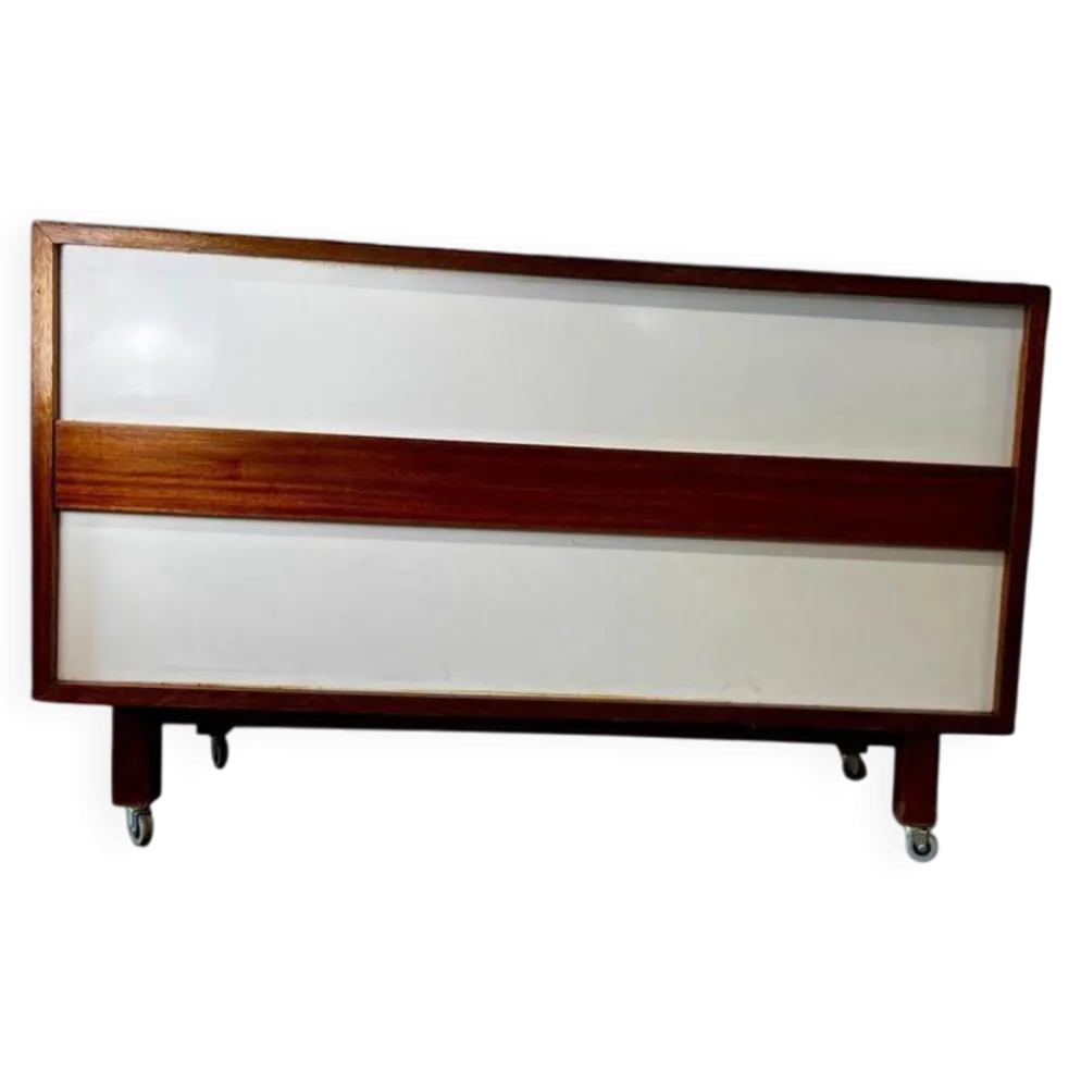 Comptoir de magasin vintage en bois sur roulettes