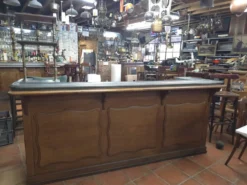 Comptoir d'estaminet en chêne avec plateau et bacs en étain