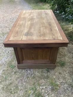 Comptoir de tailleur à tiroirs
