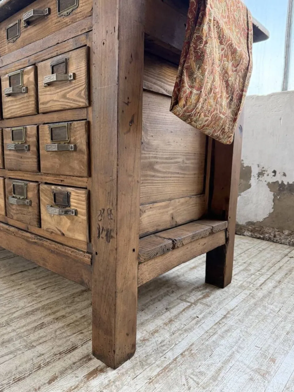 Comptoir, îlot central, meuble de métier multi-tiroirs