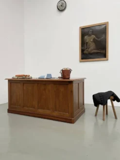 Comptoir ou bureau en noyer années 50