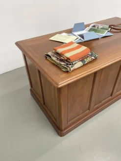 Comptoir ou bureau en noyer années 50