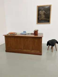 Comptoir ou bureau en noyer années 50