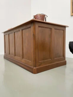 Comptoir ou bureau en noyer années 50