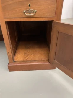 Comptoir ou bureau en noyer années 50