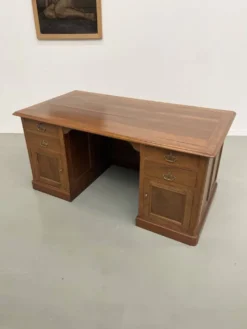 Comptoir ou bureau en noyer années 50